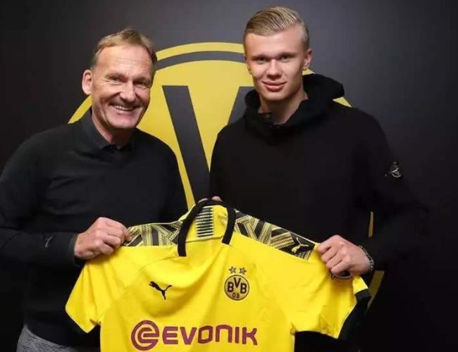 篮球NBA公布月最佳球员，榜单无悬念（NBA月度最佳球员出炉，结果毫无悬念）