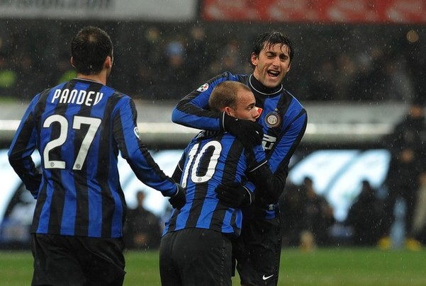 里昂15岁潜力中锋泽科维奇：崇拜哈兰德和DV9的左脚射手（里昂15岁中锋新星泽科维奇：以哈兰德与DV9为偶像的左脚射手）