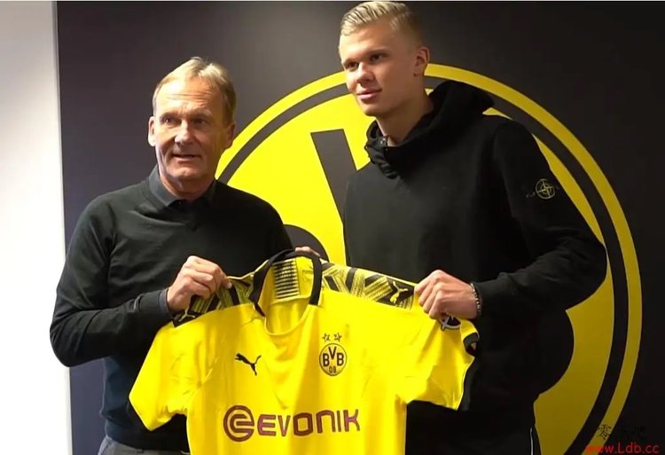 阿斯：米利唐可能伤缺4个月，队内只剩下4名健康的后卫（阿斯：米利唐恐缺阵4个月，球队仅余4名健康后卫）