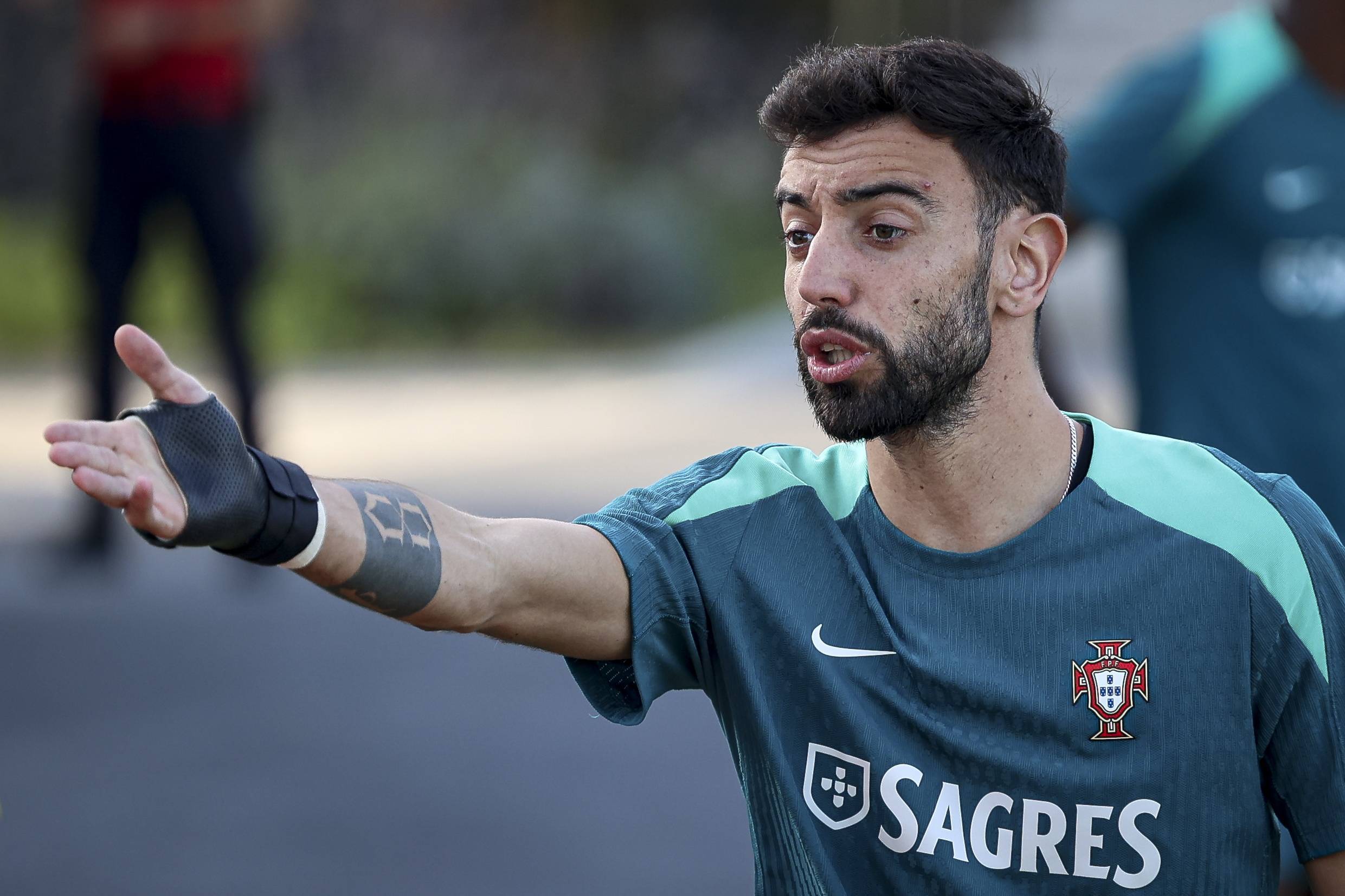 杜兰特中投命中，比赛节奏被点燃（杜兰特中距离跳投命中，比赛节奏瞬间提速）