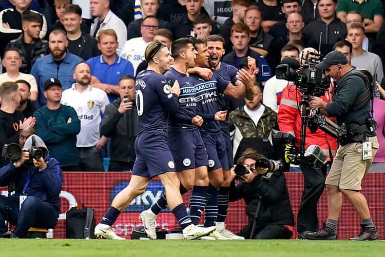 阿隆索：裁判的决定让我们抓狂，他纵容对方拖延时间的行为（阿隆索怒批裁判：判罚令人抓狂，纵容对手拖延时间）