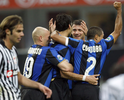 斯基拉：阿森纳正在关注铃木彩艳，有意在下个赛季引进他（斯基拉：阿森纳盯上铃木彩艳，考虑在下赛季引进）