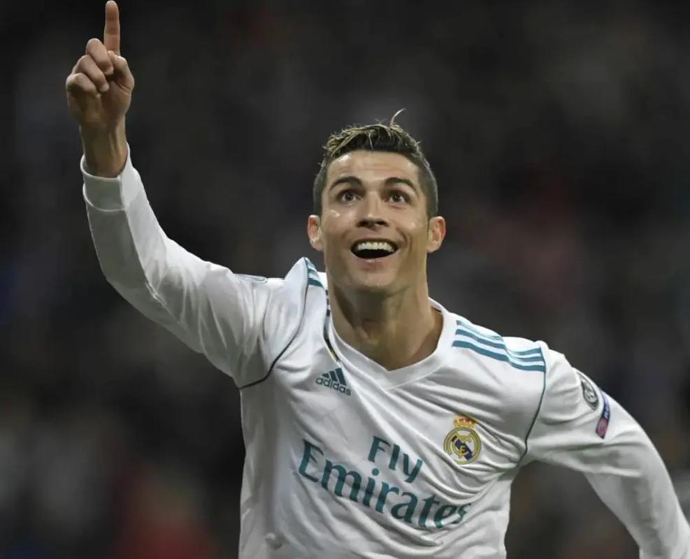 随着曼城1-2，利物浦0-3，英超最新争冠形势出炉：天助阿森纳得利（曼城1-2、利物浦0-3，英超争冠格局突变：阿森纳坐收渔利）