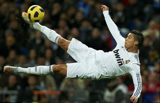 恩里克：如此多失误的比赛不可能赢，舍瓦利耶没有受伤很幸运（恩里克：失误频频难言胜利，所幸舍瓦利耶并无大碍）