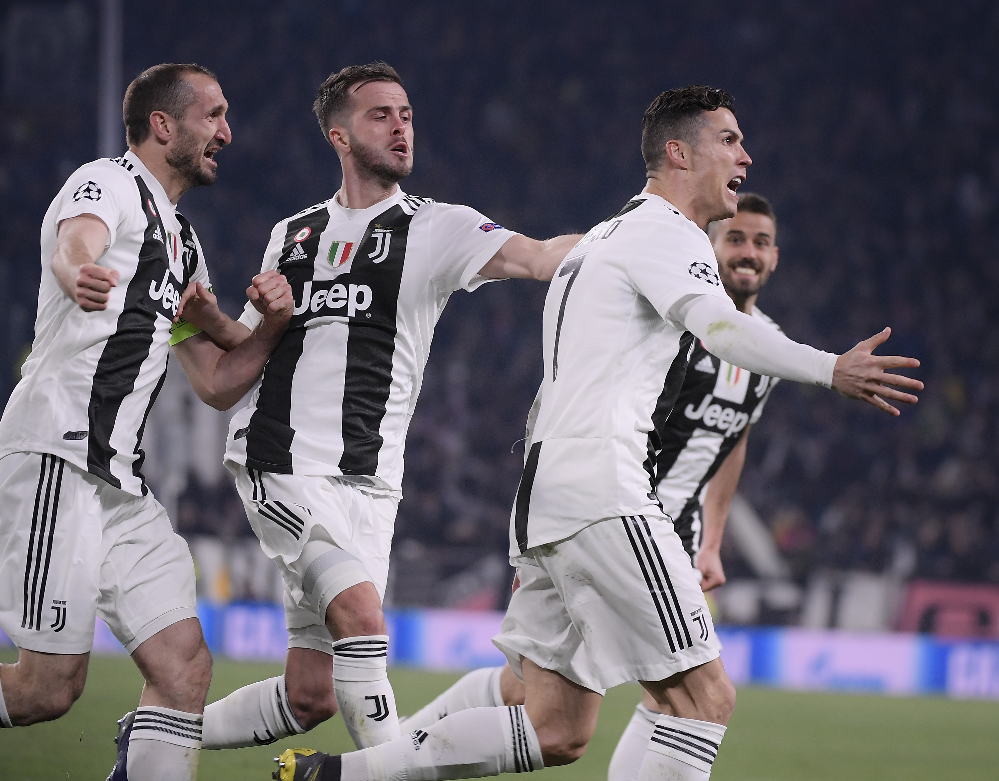 英媒：桑德兰无意冬窗出售扎卡，更不愿意以2000万欧出售（英媒：桑德兰冬窗无意出售扎卡，2000万欧报价更免谈）